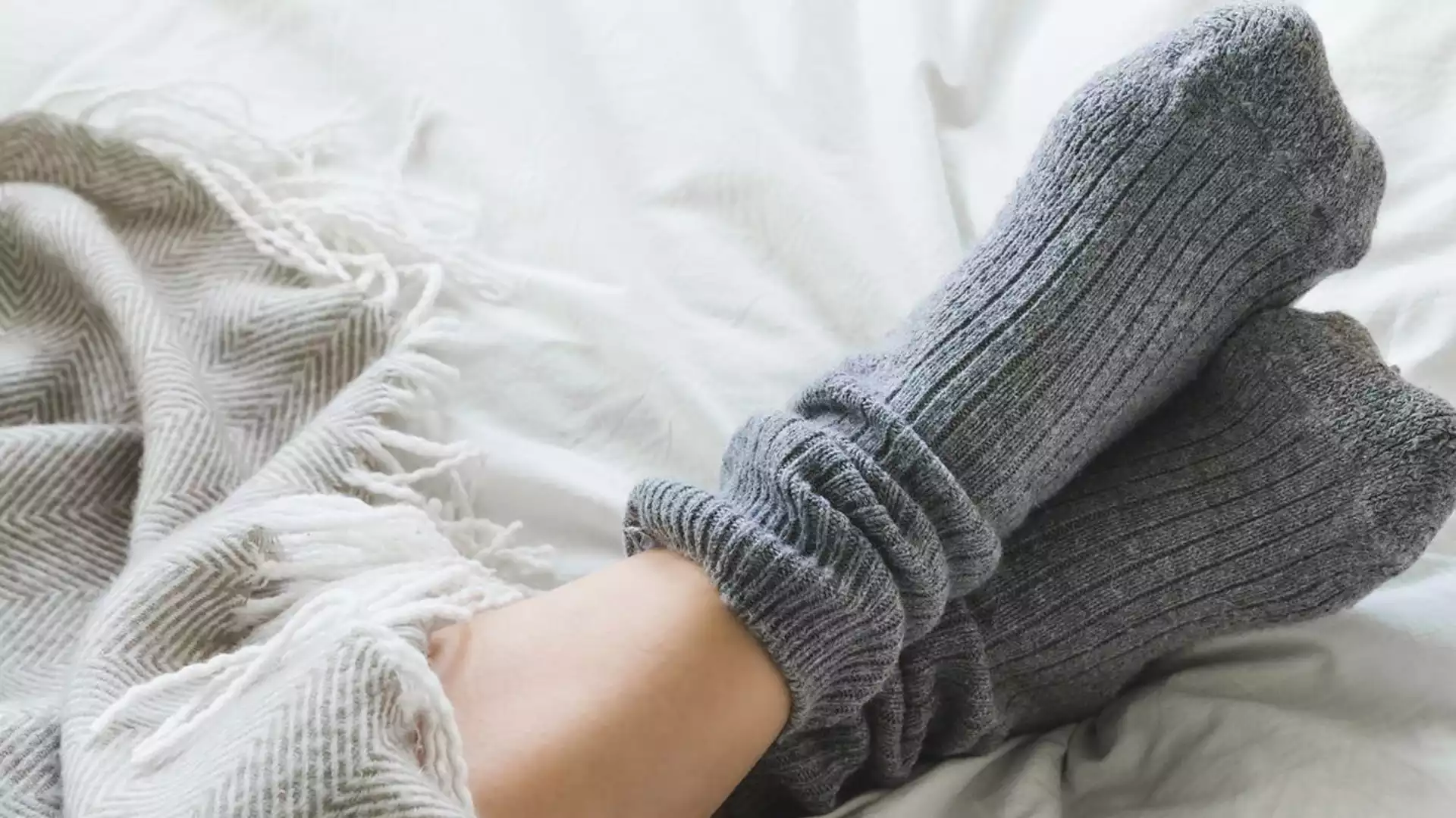 Read more about the article Q&A – Cold feet regardless of season (English subs)