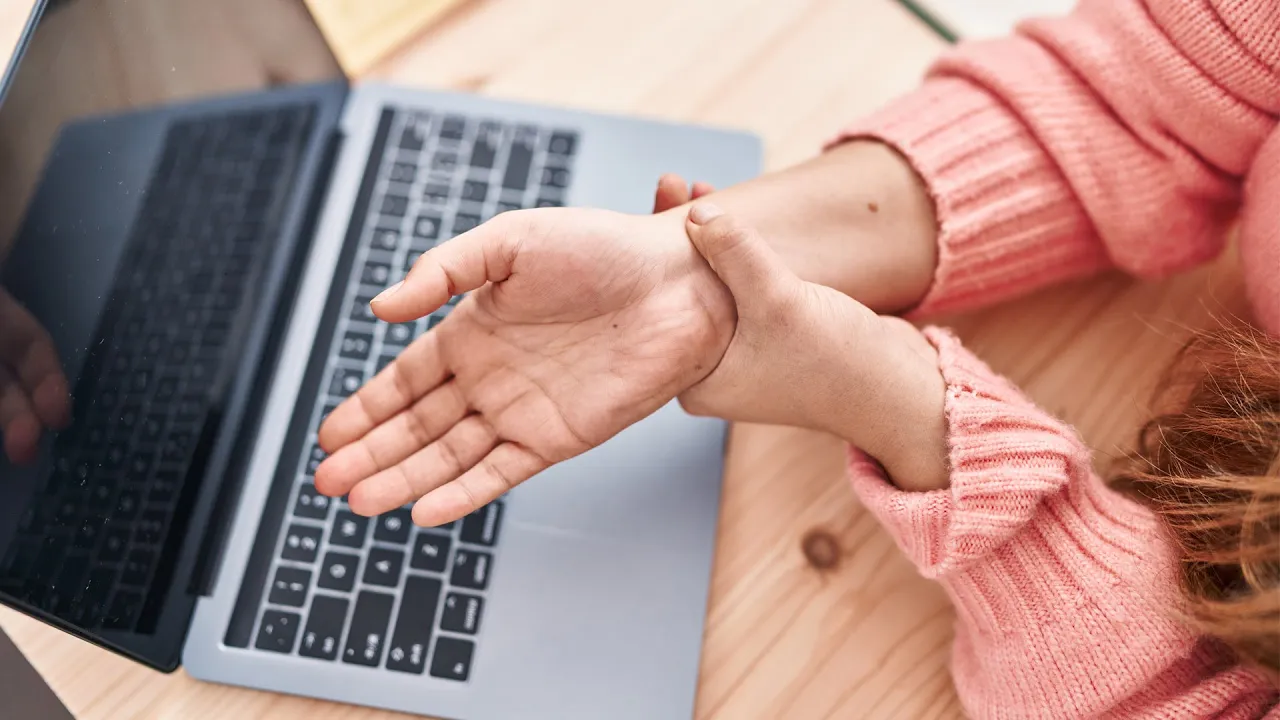 Read more about the article Q&A – How to remedy carpal tunnel syndrome with the AEQ method? (English subs)