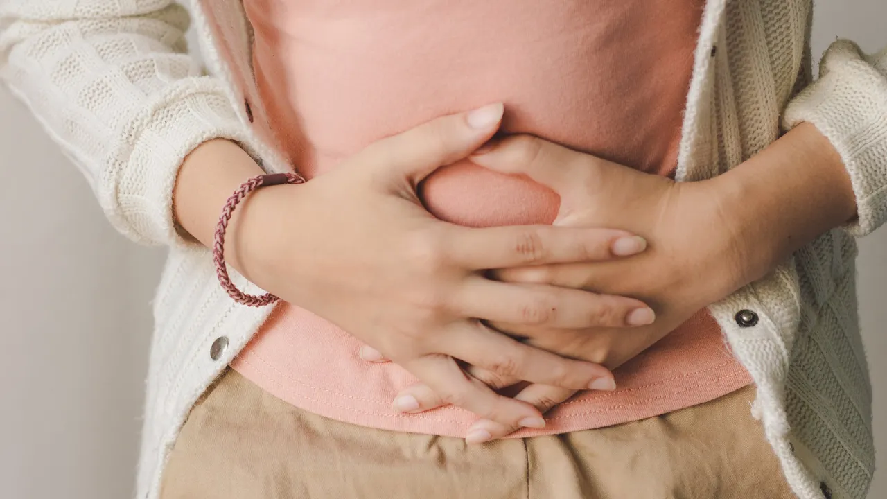 Read more about the article Q&A – Causes and solutions for chronic bloating and farting (English subs)